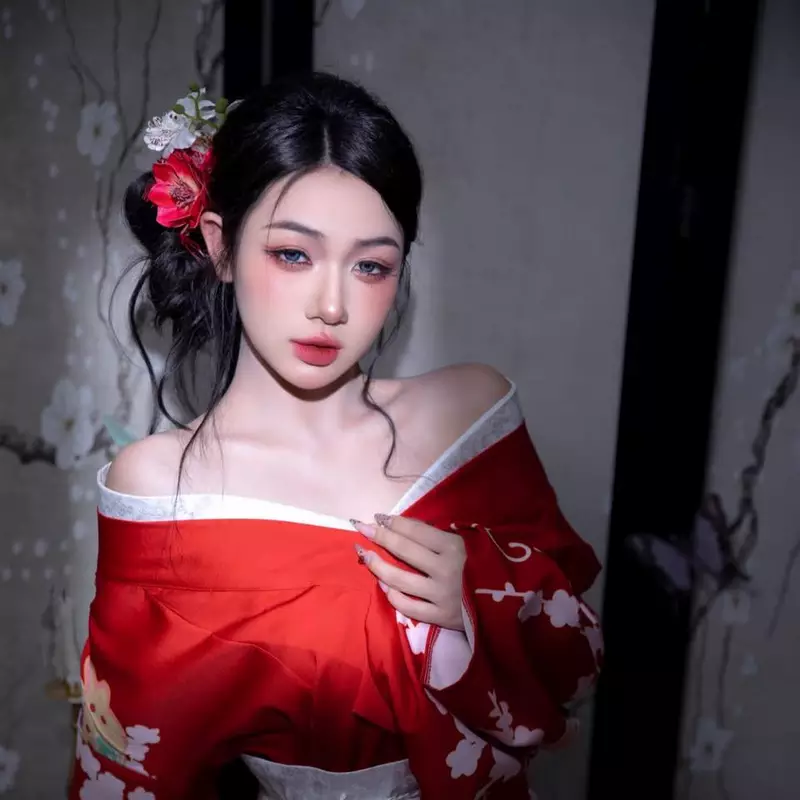 Trần Hà Linh trong concept ảnh trẻ trung, năng động