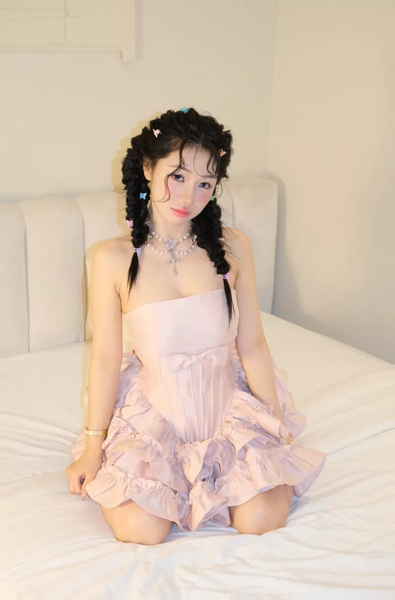 hình nền trần hà linh 38