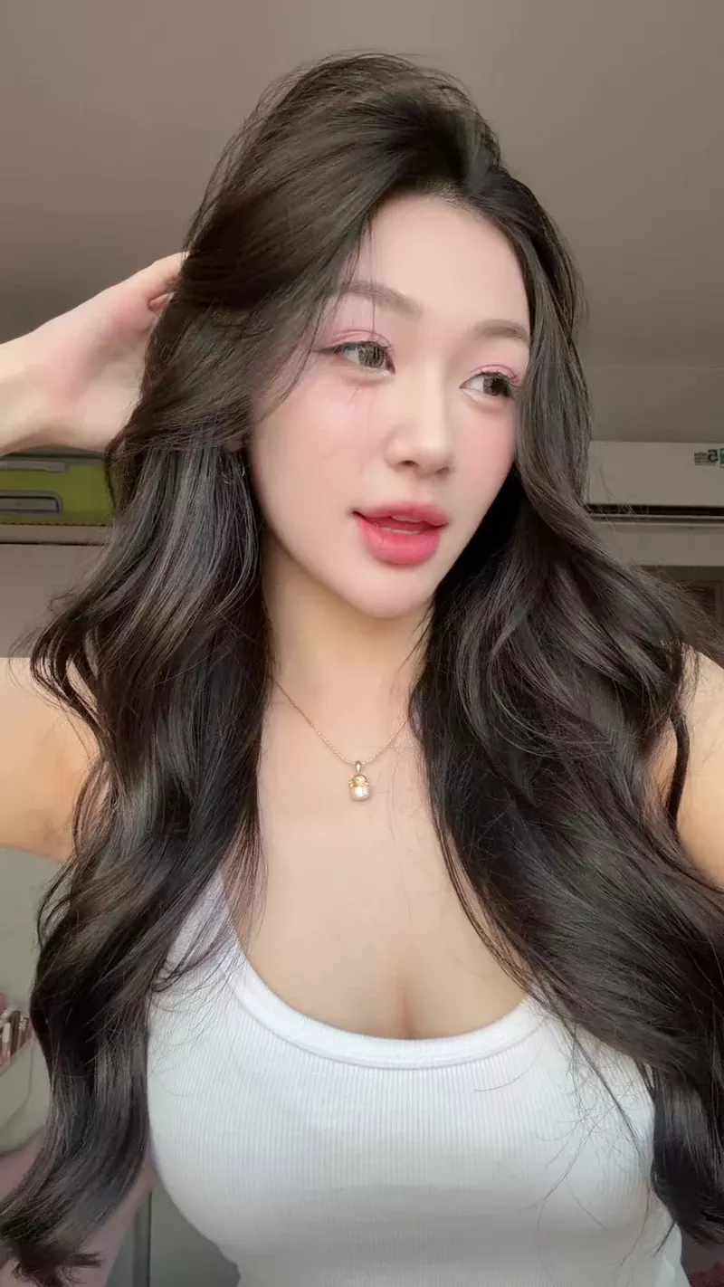 Ảnh Trần Hà Linh phù hợp làm hình đại diện