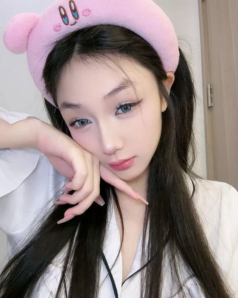 Chân dung Trần Hà Linh với phong cách trẻ trung hiện đại