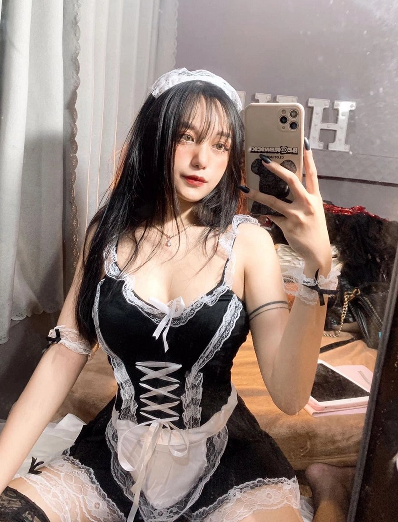 hình cosplay hầu gái 11