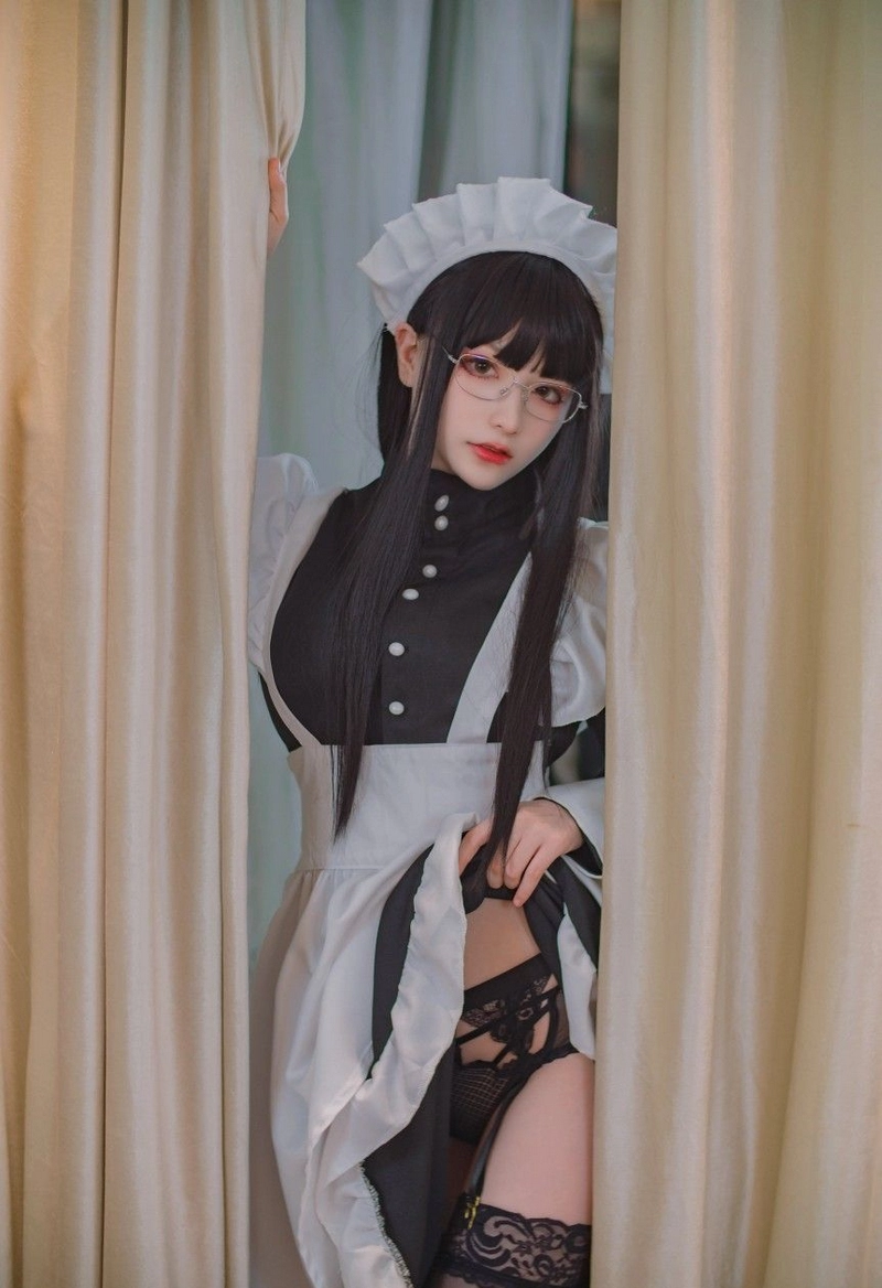 hình cosplay hầu gái 19