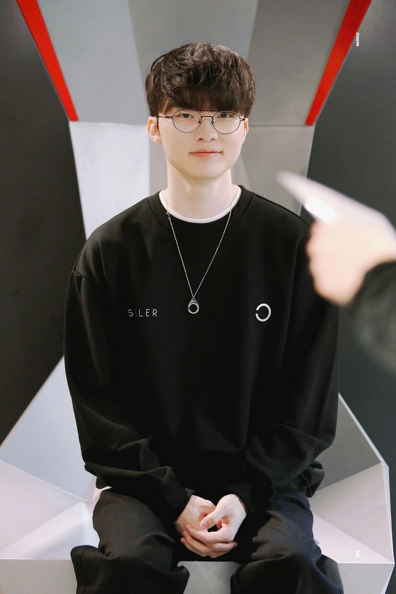 hình nền faker 37