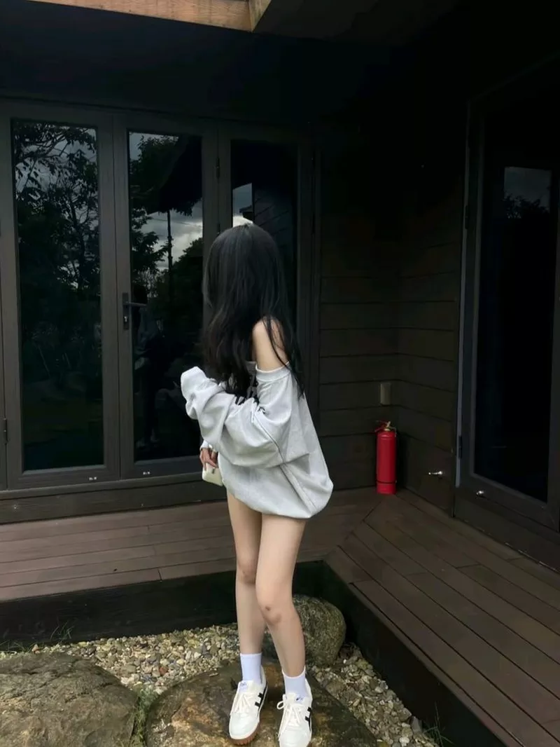 ảnh gái xinh che mặt 21