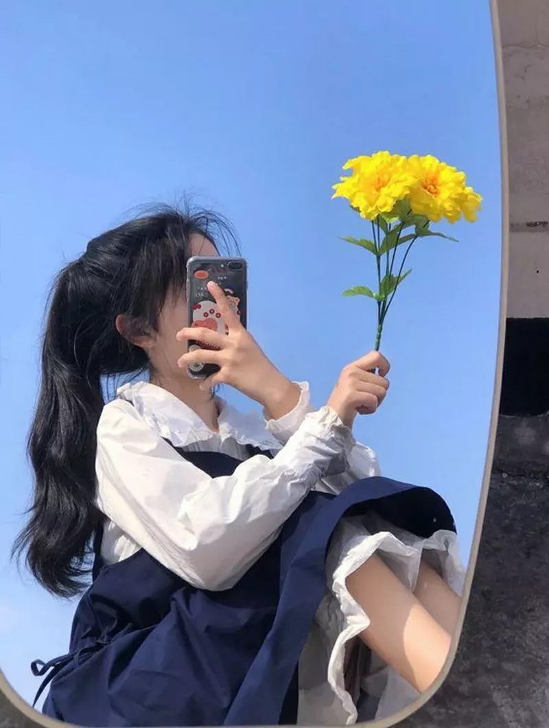 ảnh gái xinh che mặt 23