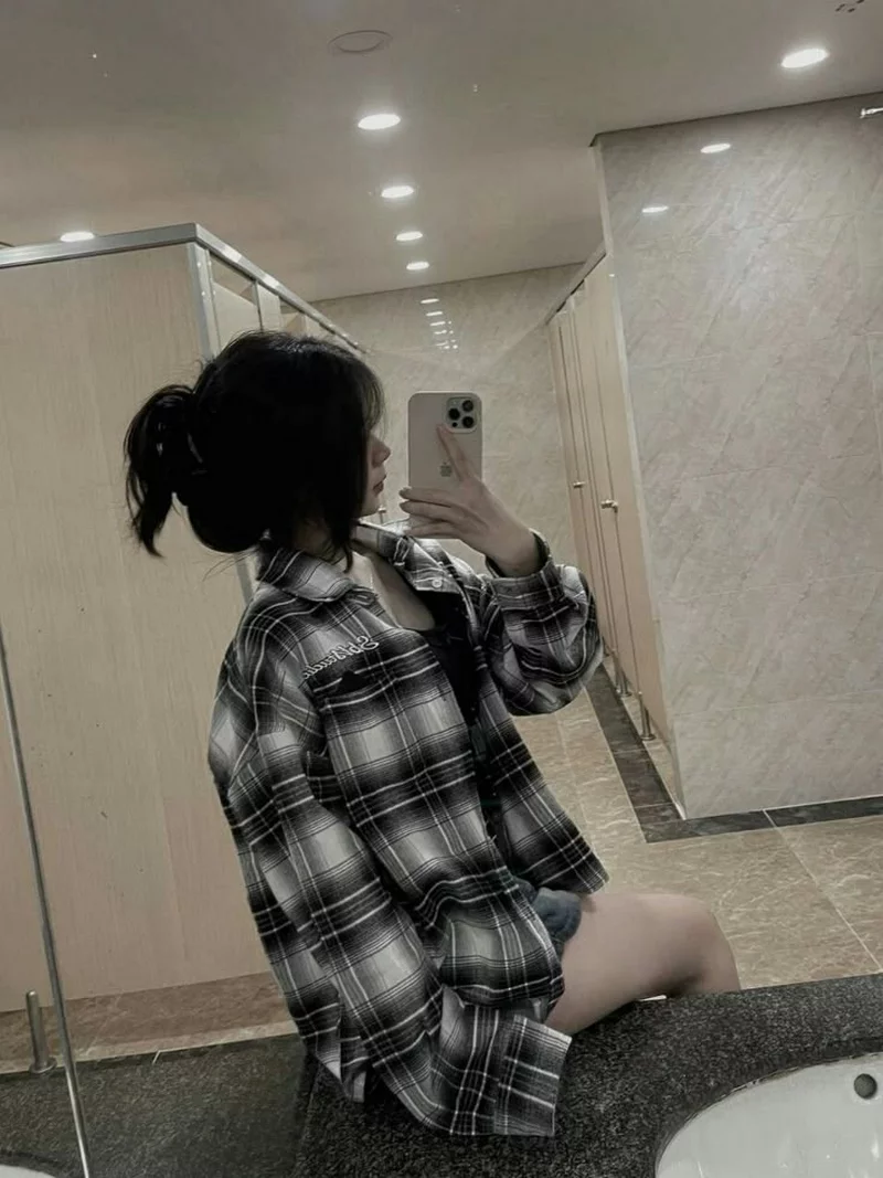 ảnh gái xinh che mặt 31