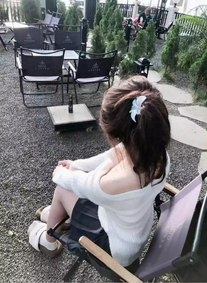 ảnh gái xinh che mặt 33