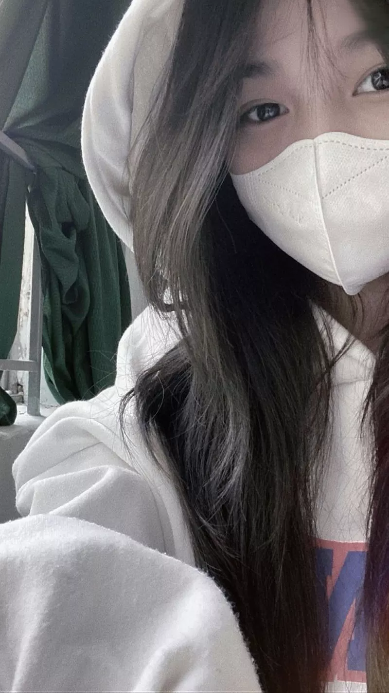 ảnh gái xinh che mặt 46