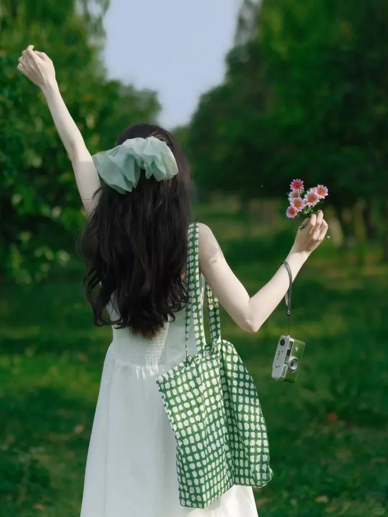 ảnh gái xinh che mặt 8