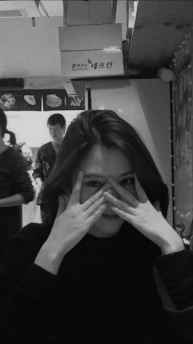 hình nền han so-hee 27