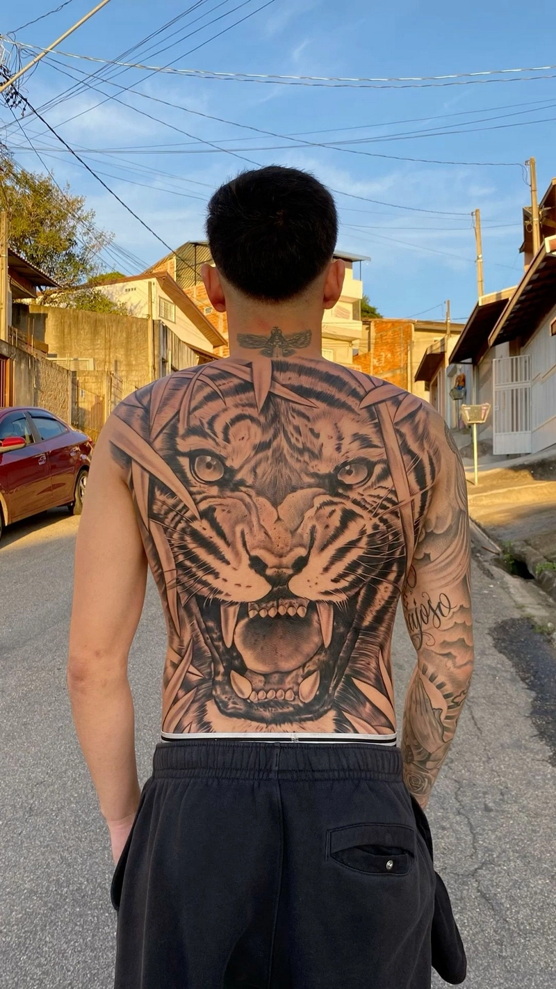 hình xăm full lưng 12