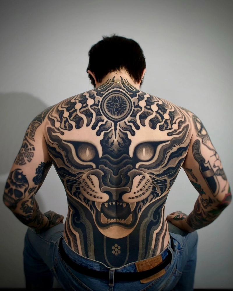 hình xăm full lưng 23