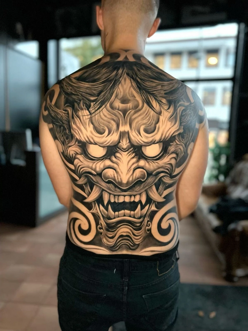 hình xăm full lưng 7