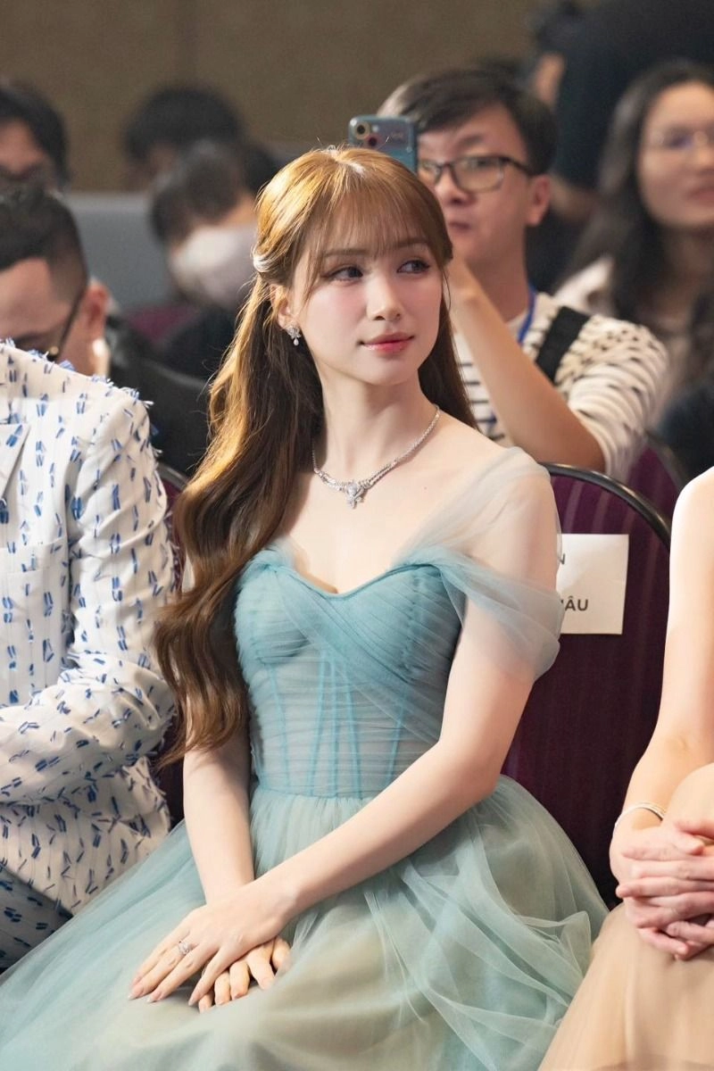 hình nền hòa minzy 4