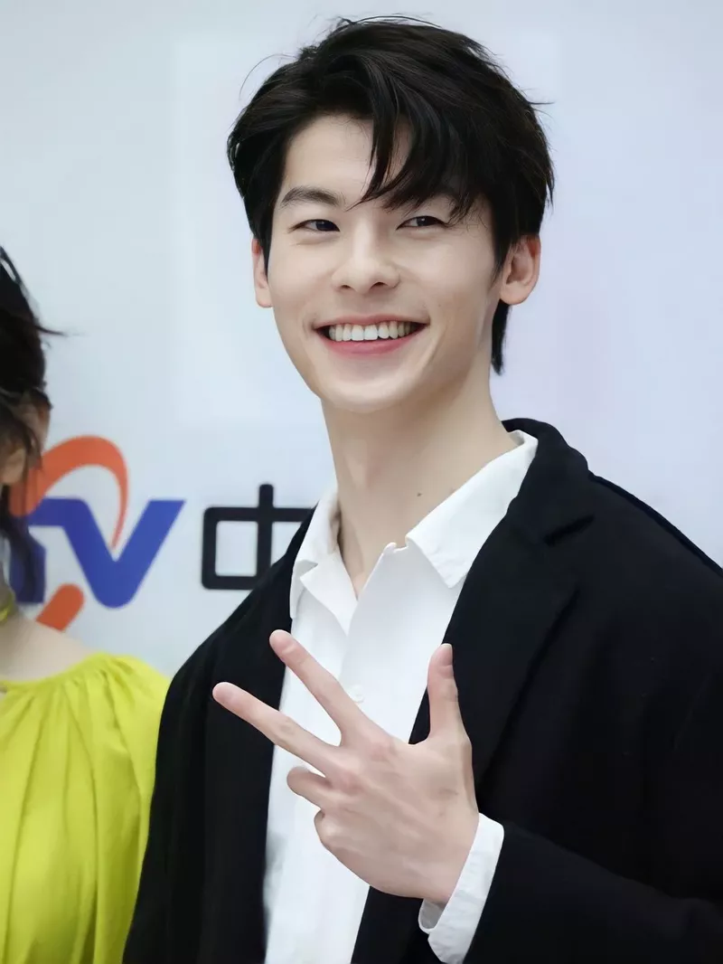 hình nền hứa quang hán 17