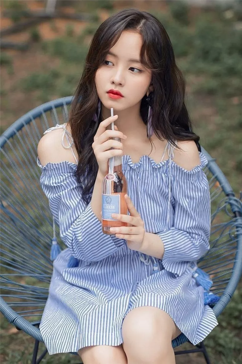 hình nền kim so hyun 50