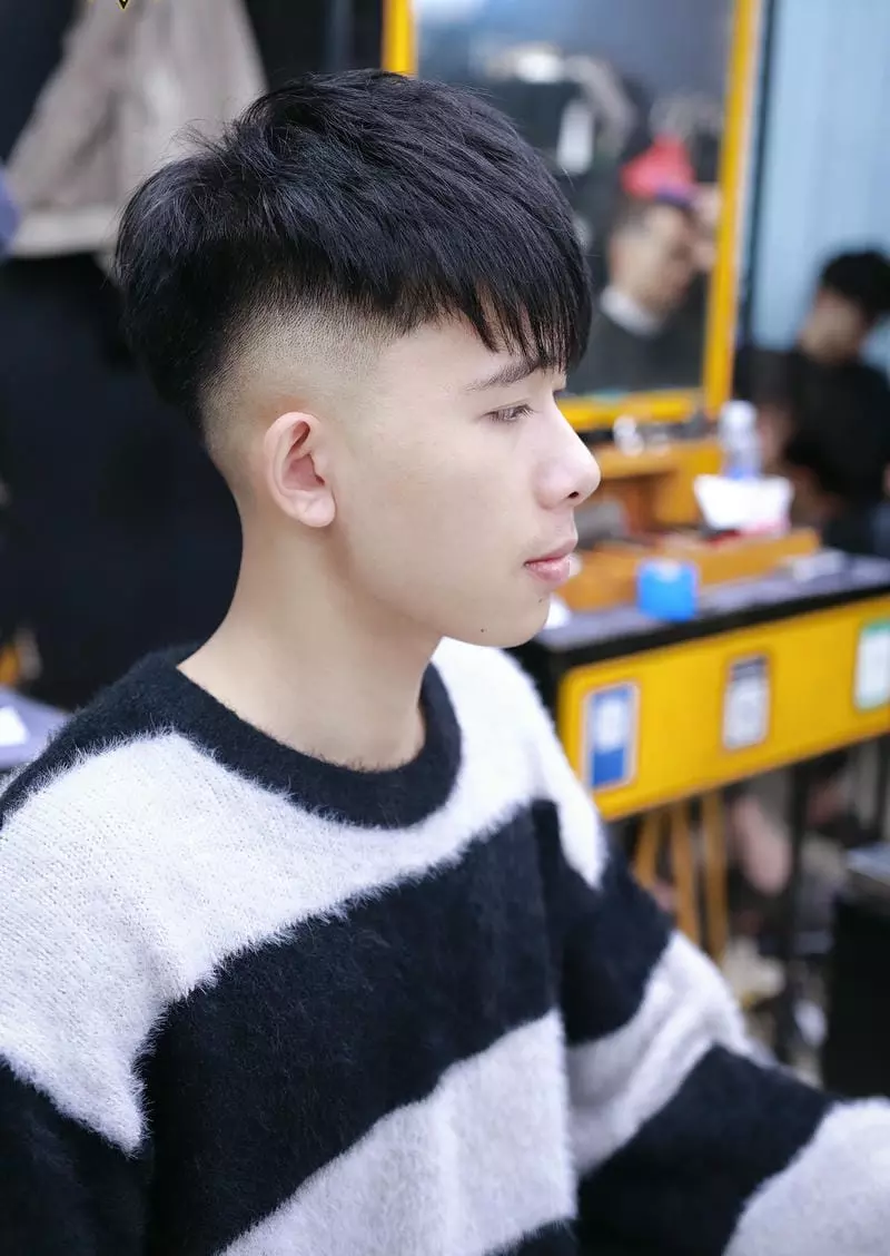 kiểu tóc layer bung 26