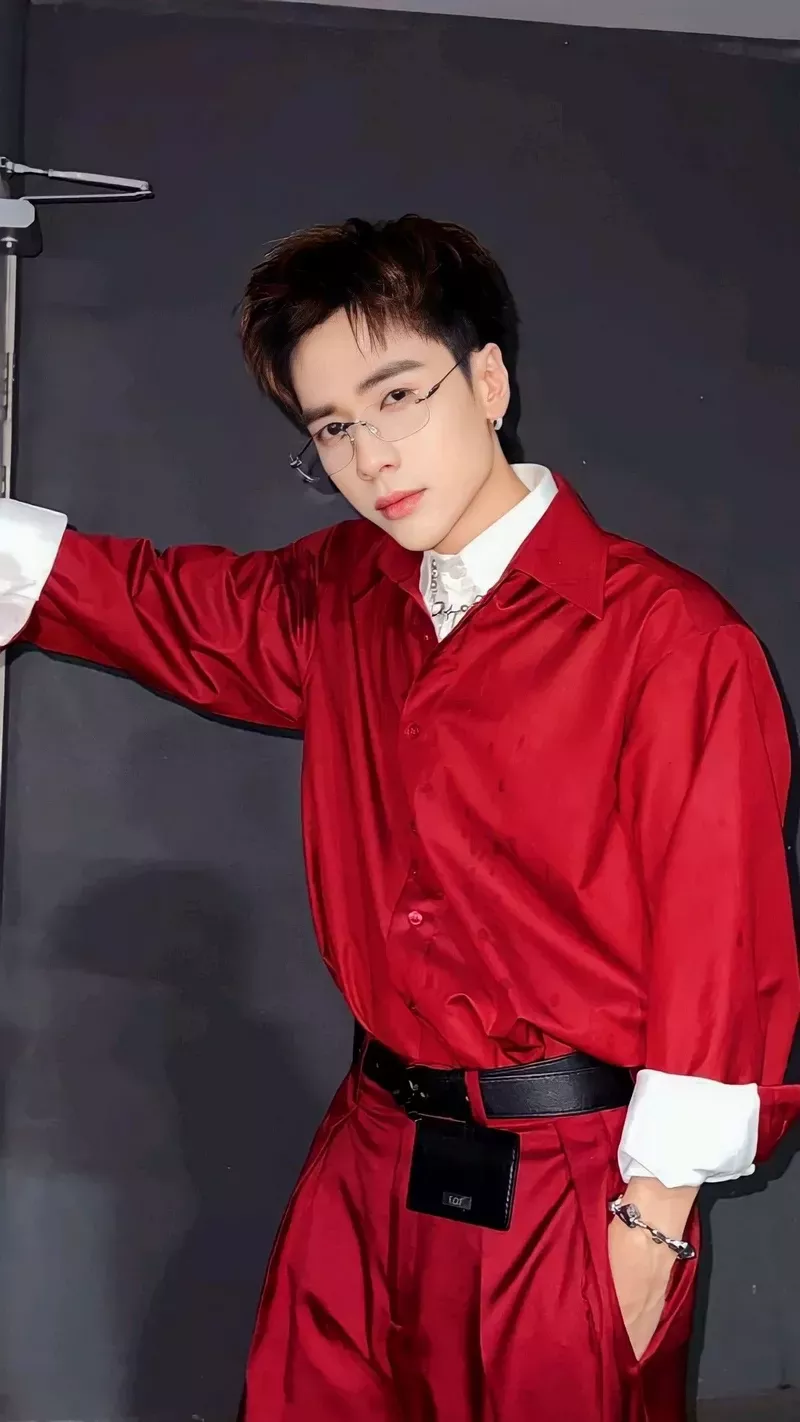 hình nền quang hùng masterd 28