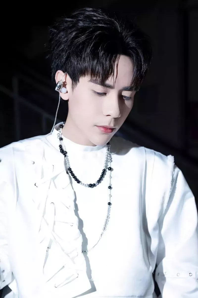 hình nền quang hùng masterd 34