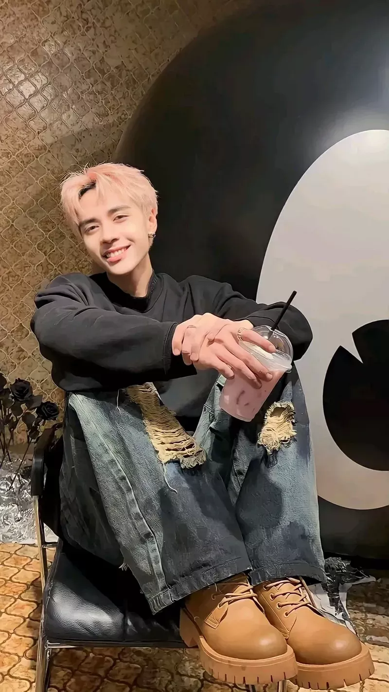 hình nền quang hùng masterd 4