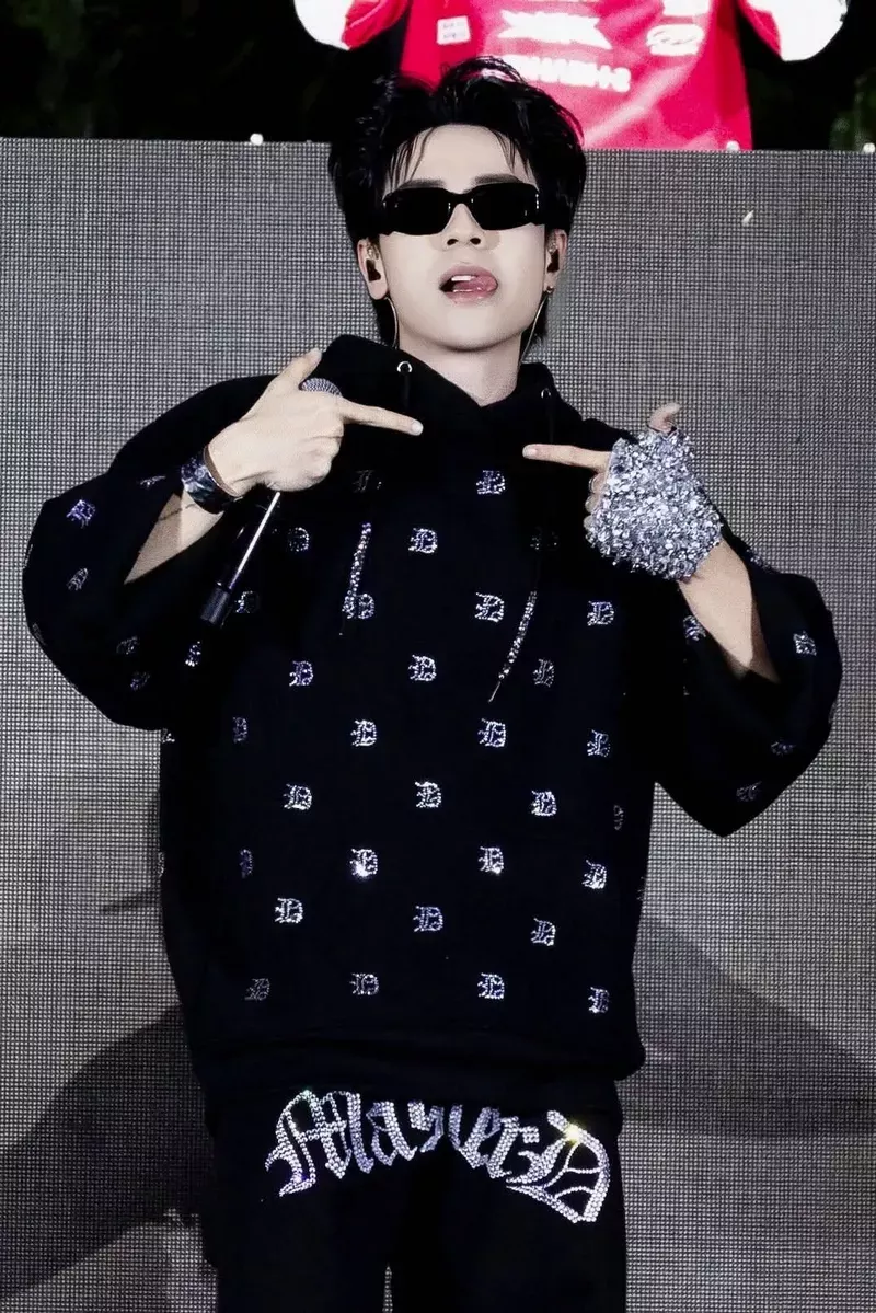 hình nền quang hùng masterd 50