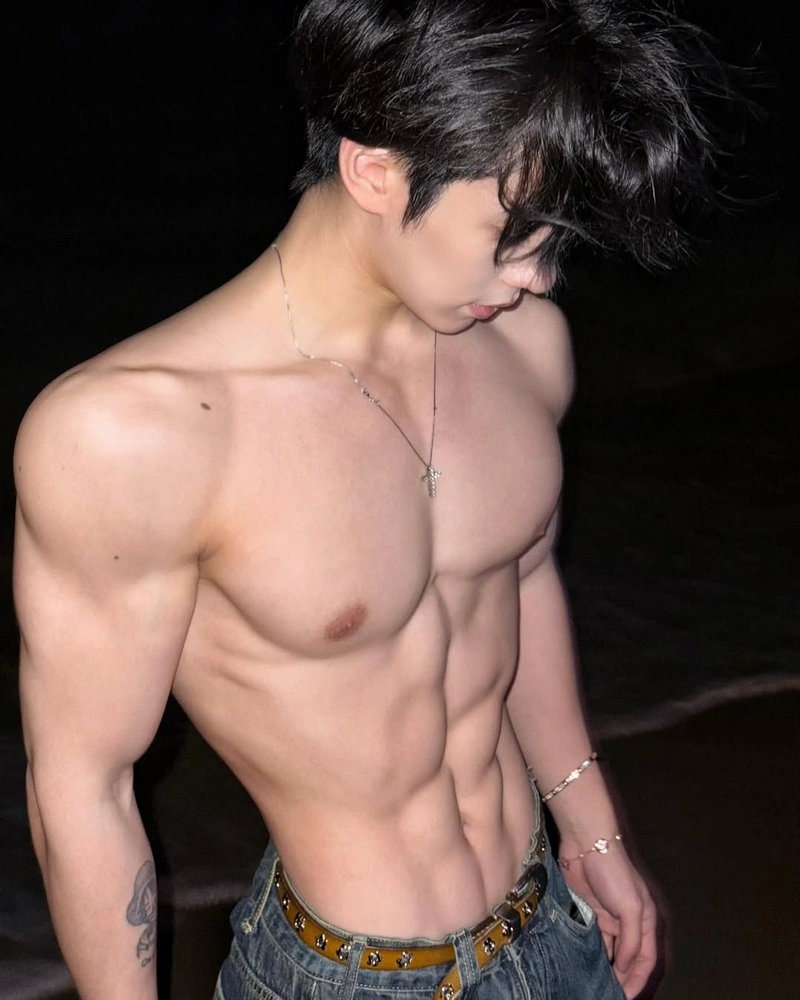 hình ảnh trai 6 múi 12