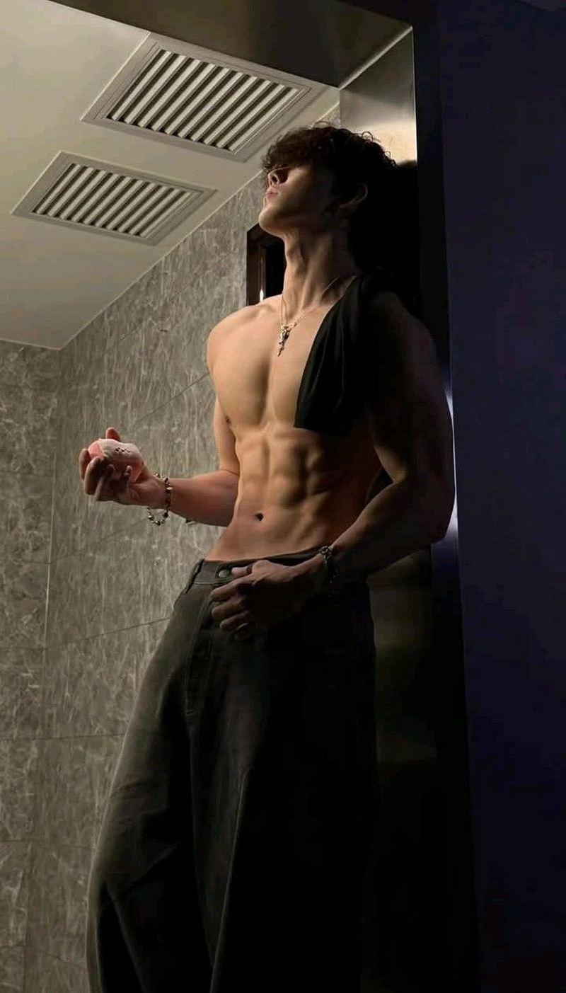 hình ảnh trai 6 múi 47