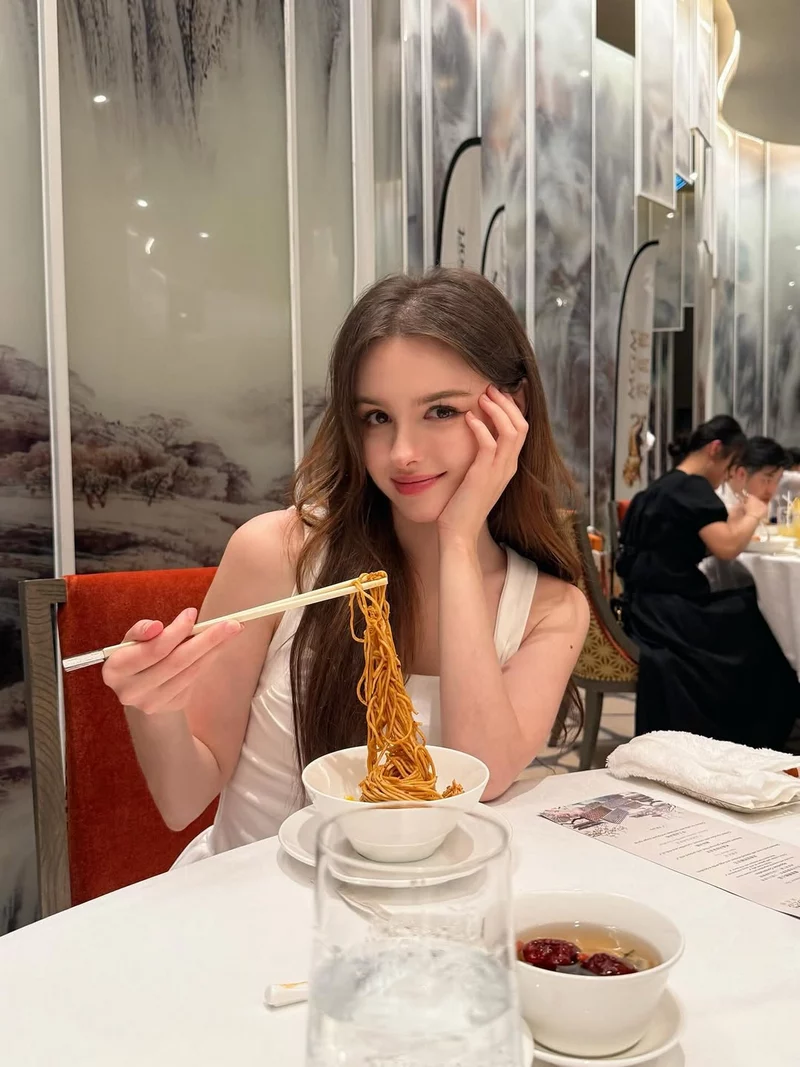 ảnh elina karimova 14