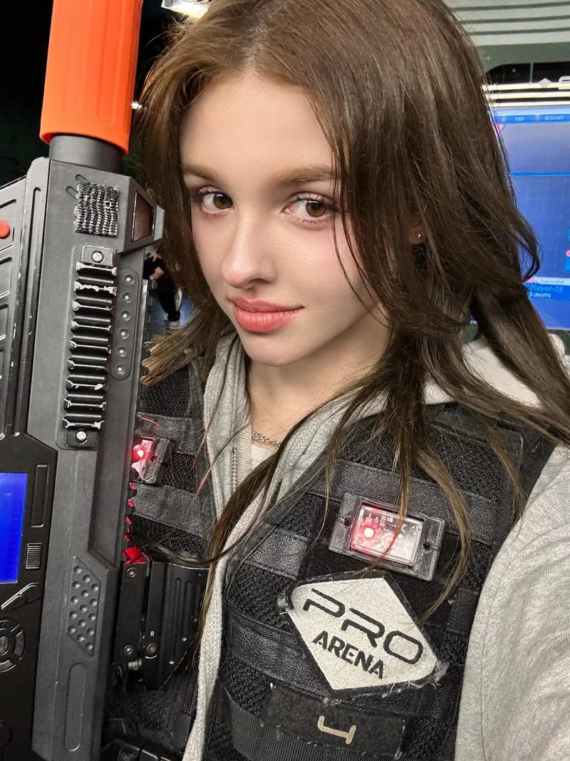 ảnh elina karimova 24