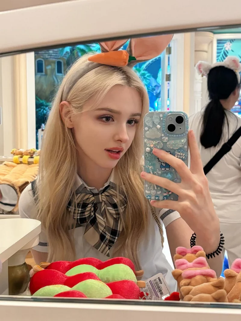 ảnh elina karimova 30