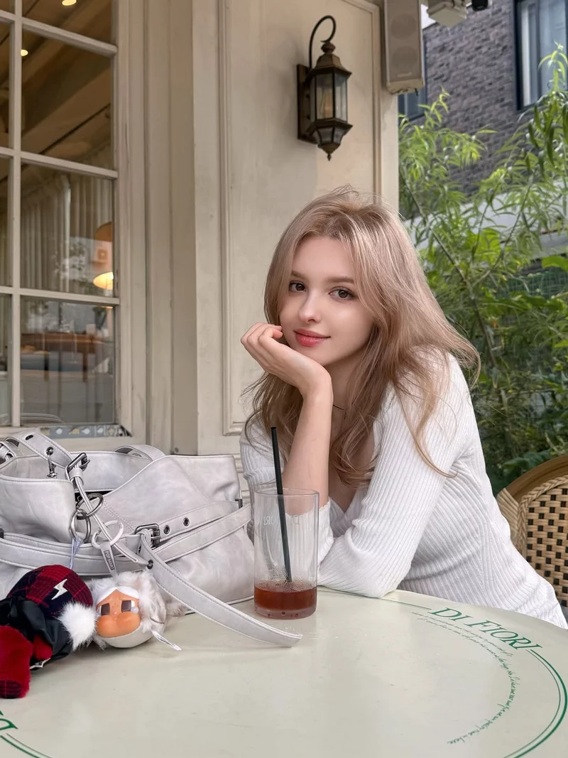 ảnh elina karimova 40