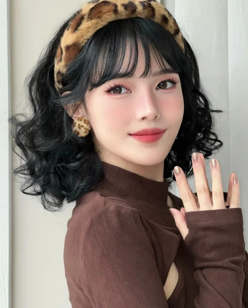 hình ảnh tóc xoăn hippie ngắn 17