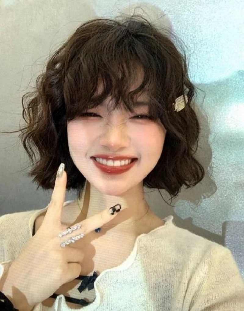 hình ảnh tóc xoăn hippie ngắn 25