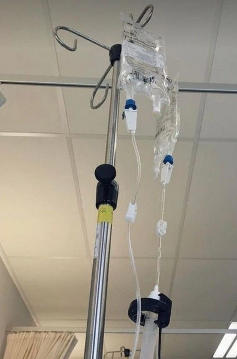 hình ảnh nằm viện 12