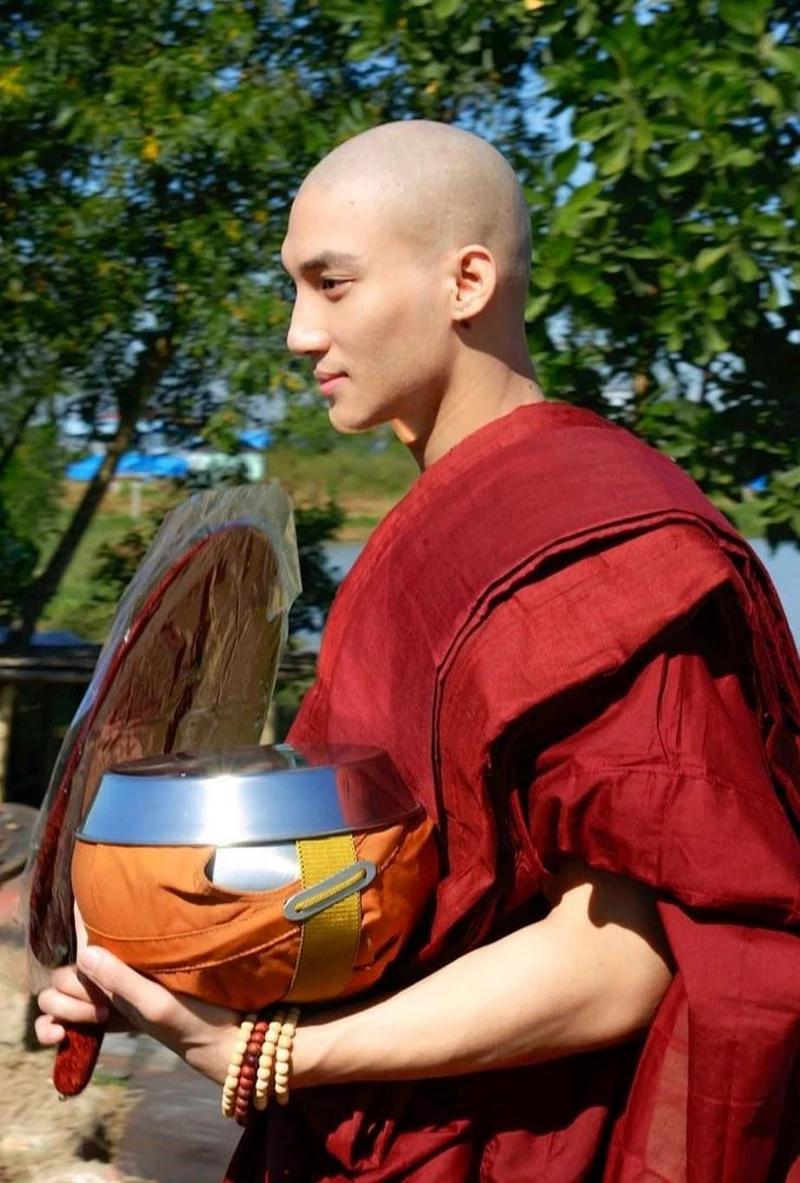 hình ảnh thầy tu 9