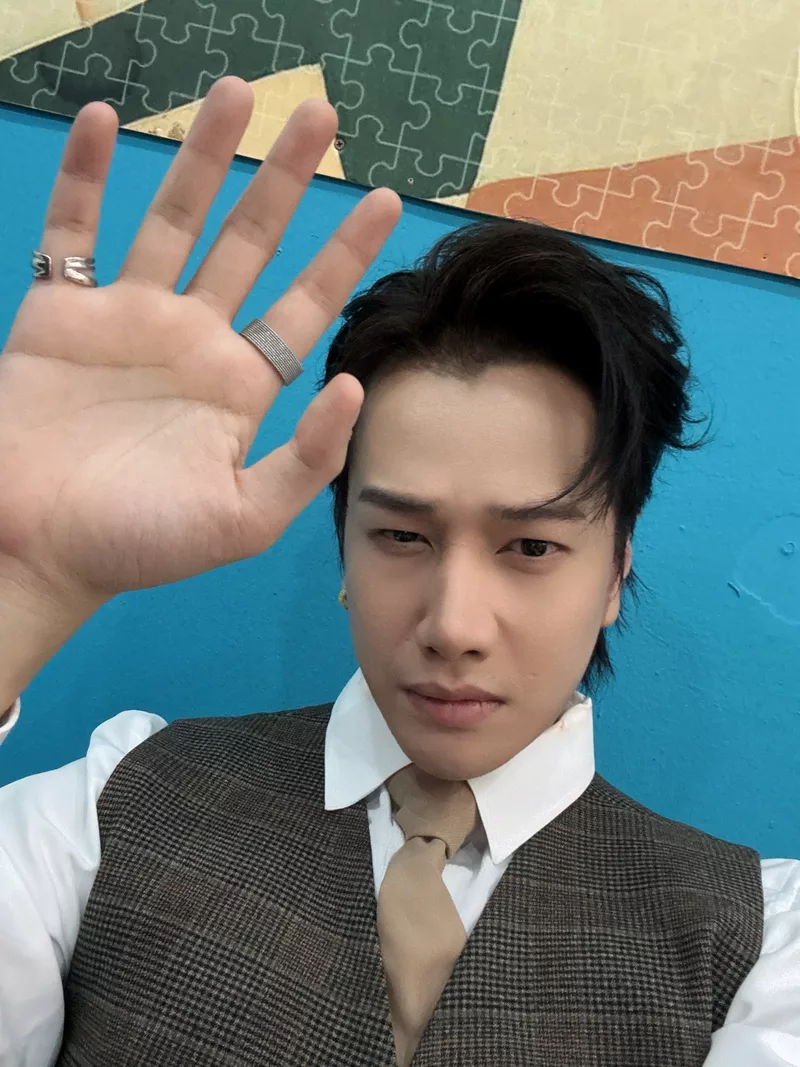 hình nền Lou Hoàng 1