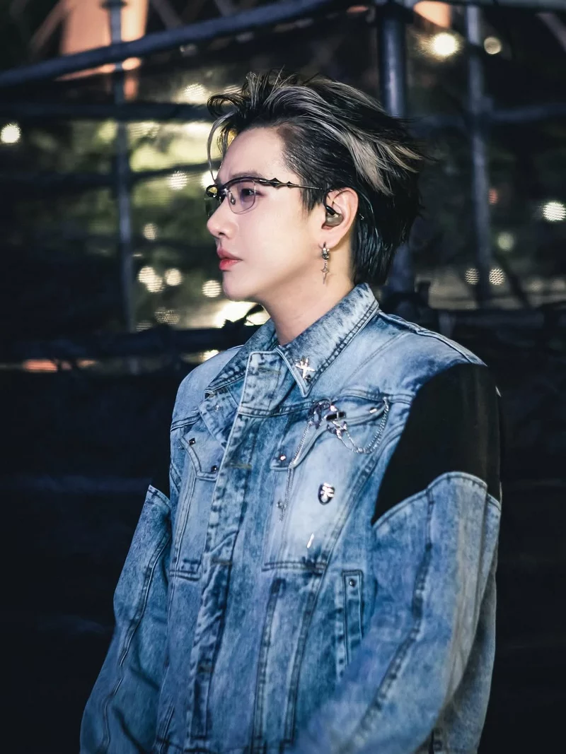 hình nền Lou Hoàng 24