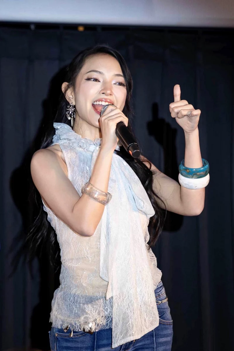 hình nền Châu Bùi 17