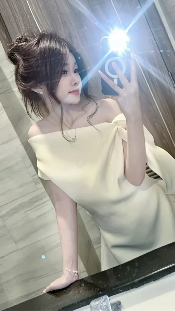 hình ảnh chụp trước gương 16