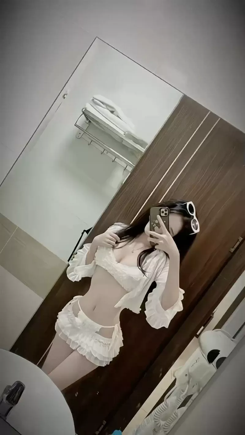 hình ảnh chụp trước gương 2