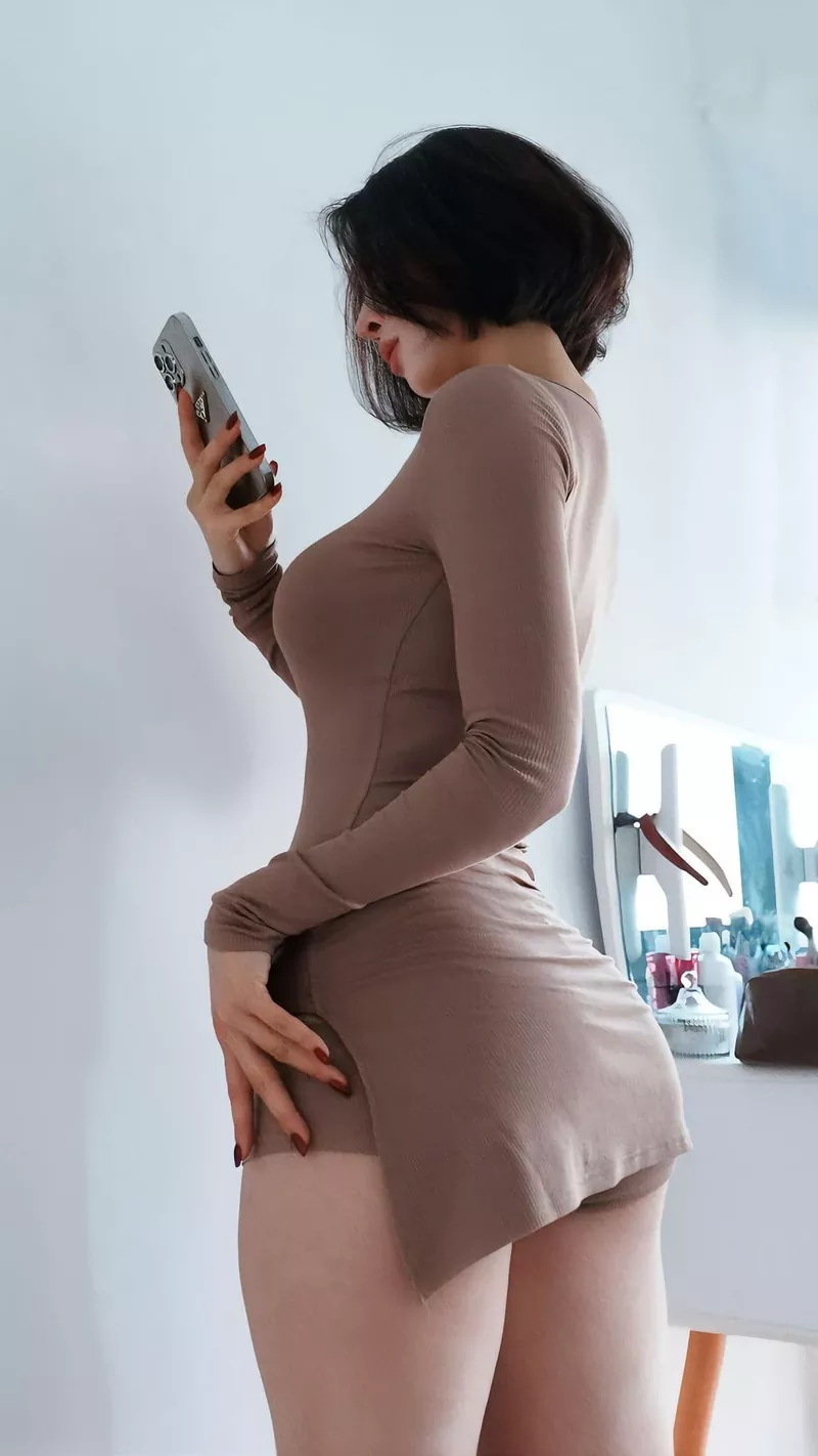 ảnh gái xinh mông to 18