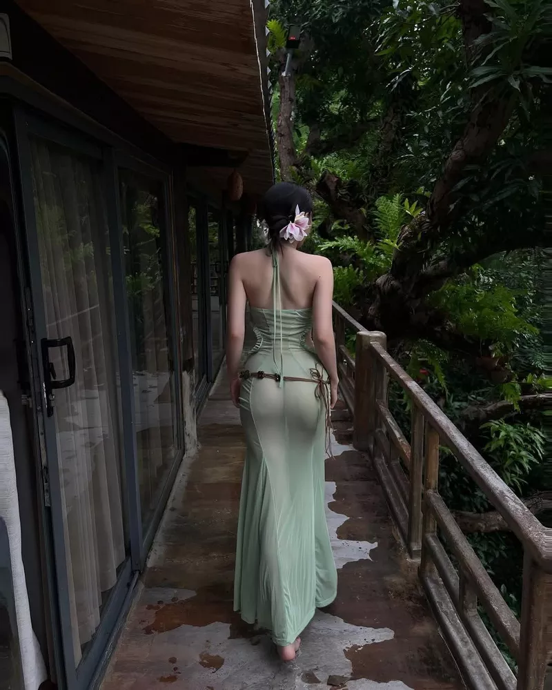 ảnh gái xinh mông to 36