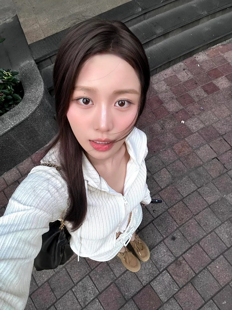 hình nền Han Sara 25