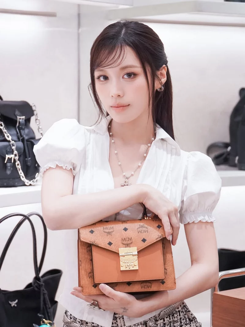 hình nền Han Sara 7