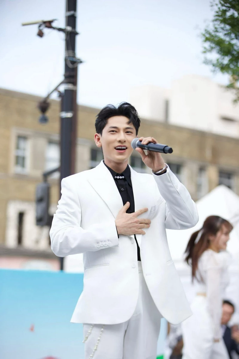 hình nền Isaac 13