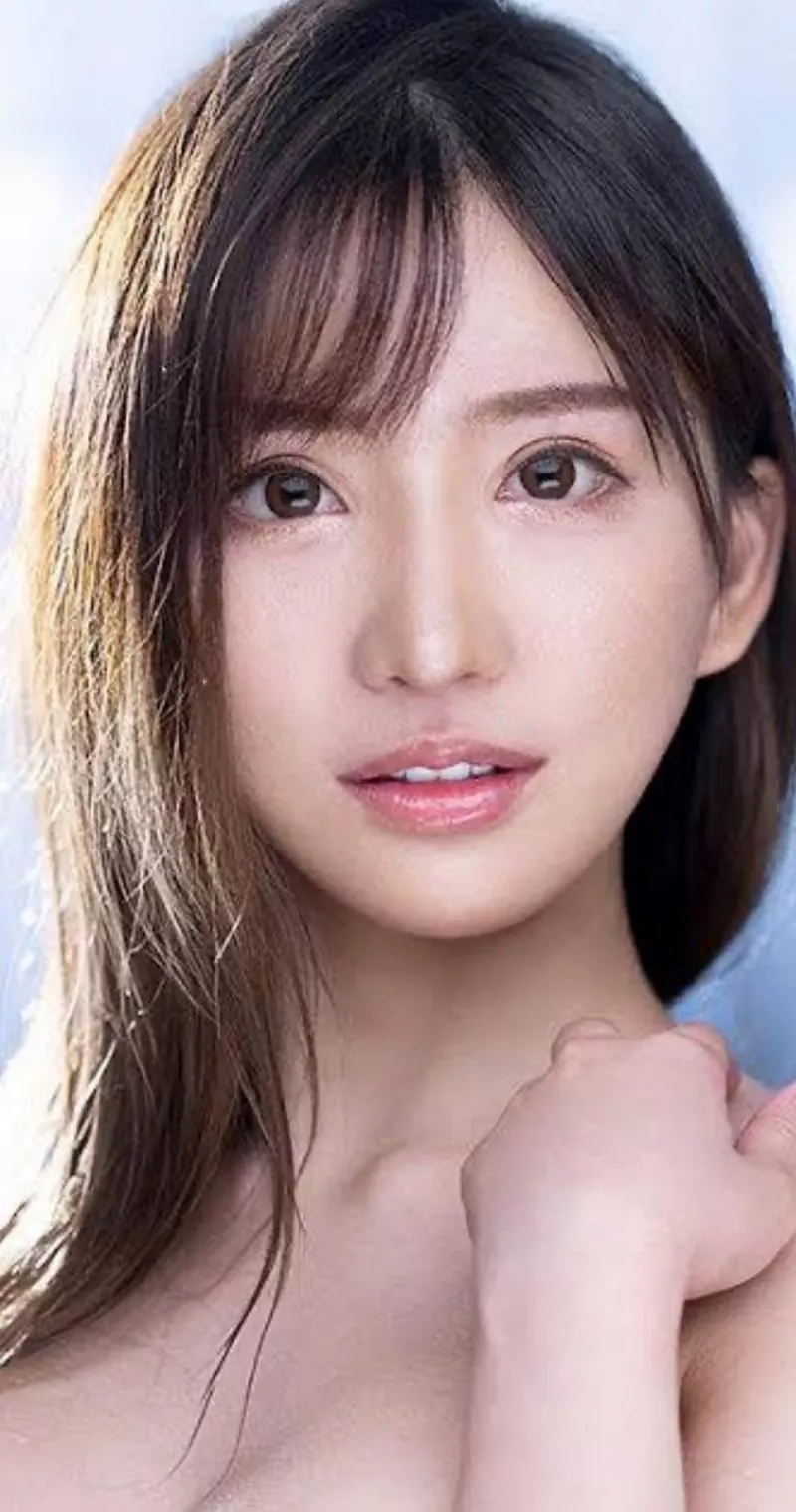 Chân dung Karen Yuzuriha với thần thái cuốn hút