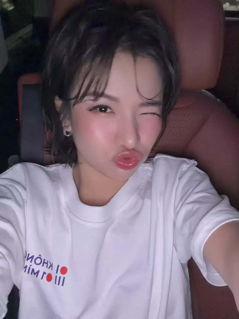 hình nền Lâm Bảo Ngọc 27