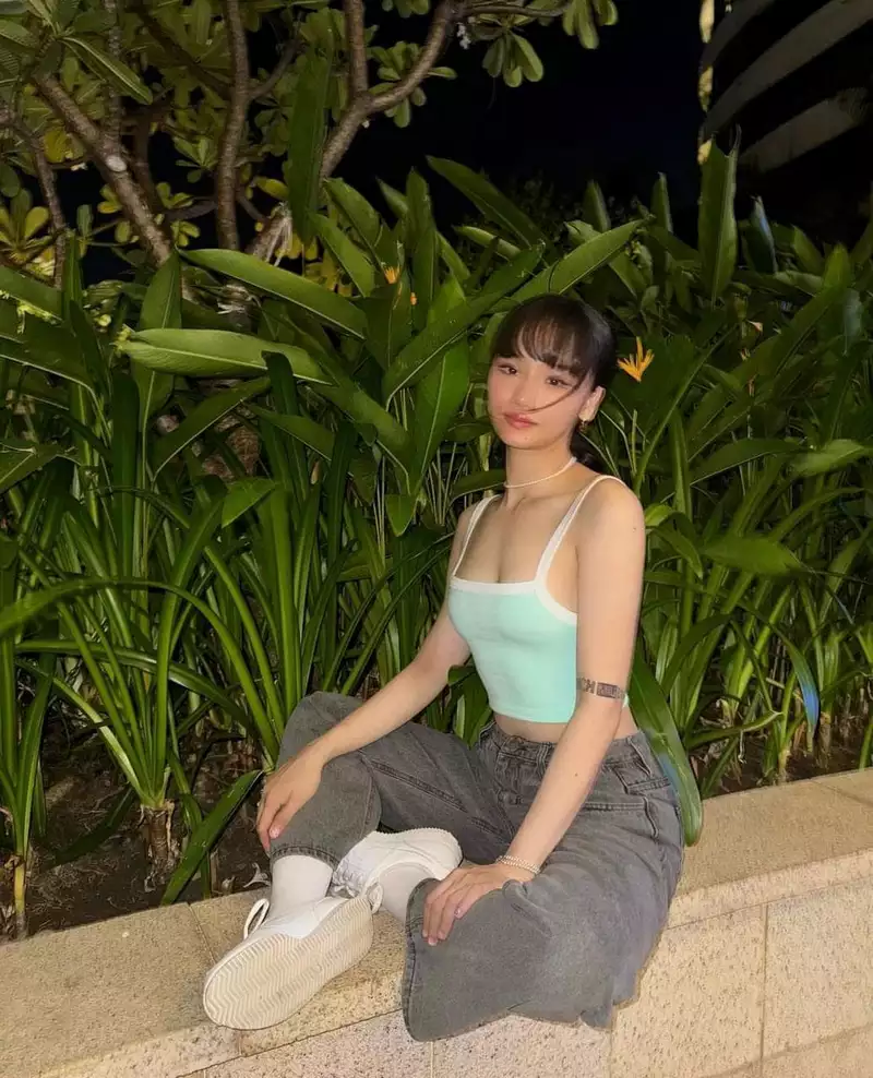 hình nền Miu Lê 11