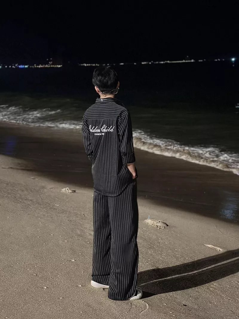 hình ảnh nam chụp sau lưng 24