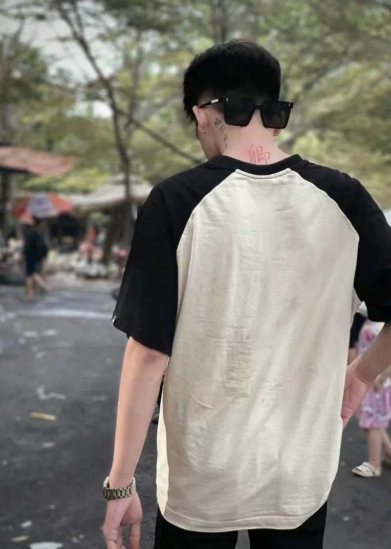 hình ảnh nam chụp sau lưng 29